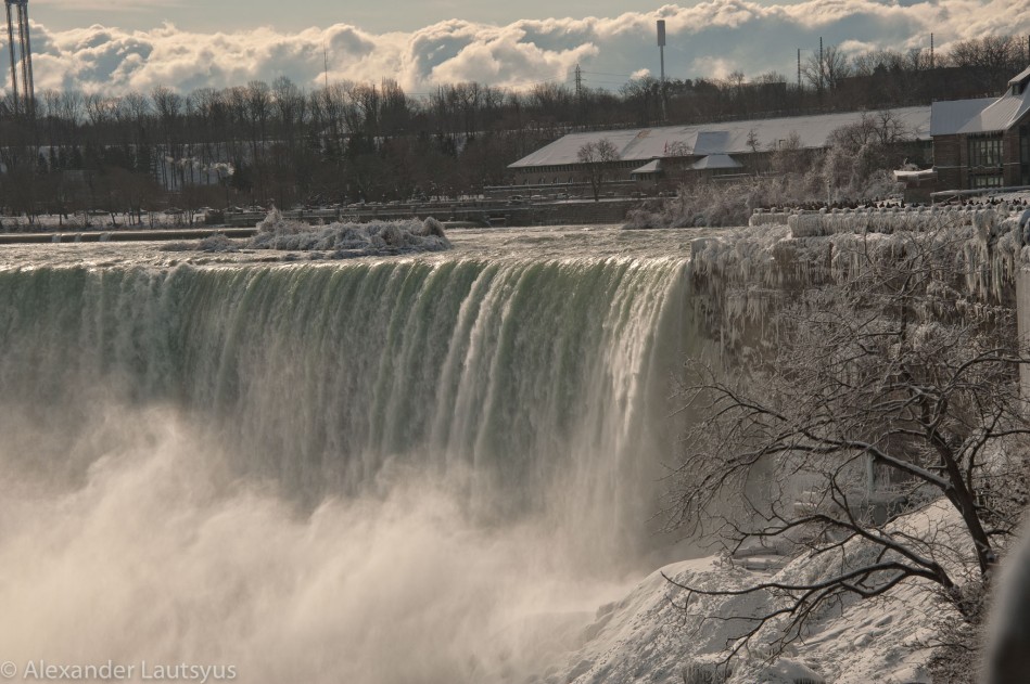 Winter Niagara Falls view